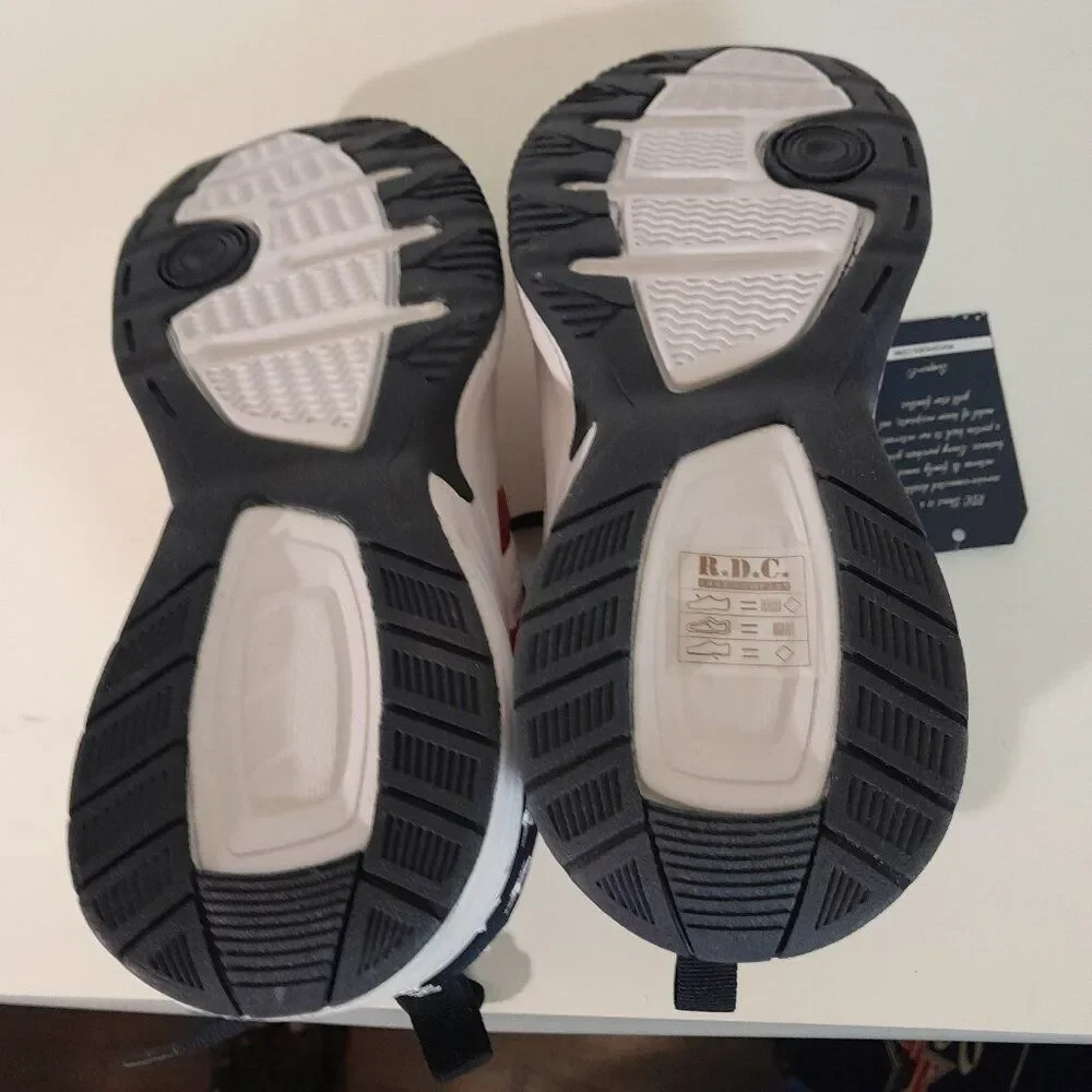 Step out in style andMen’s 